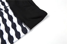 Load image into Gallery viewer, Zebra Stripe Textured Scrunch Leggings / Yoga Pants